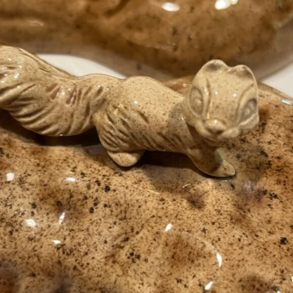 Peanut with Squirrel Ceramic Pottery Glazed trinket dish Candy storage dish - Picture 6 of 6